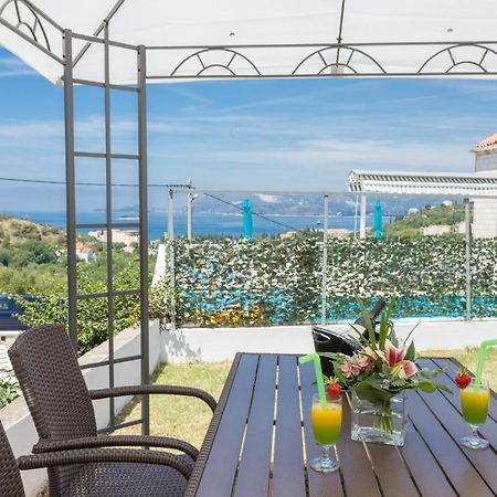 Apartments Oleander Sea View ツァヴタット エクステリア 写真