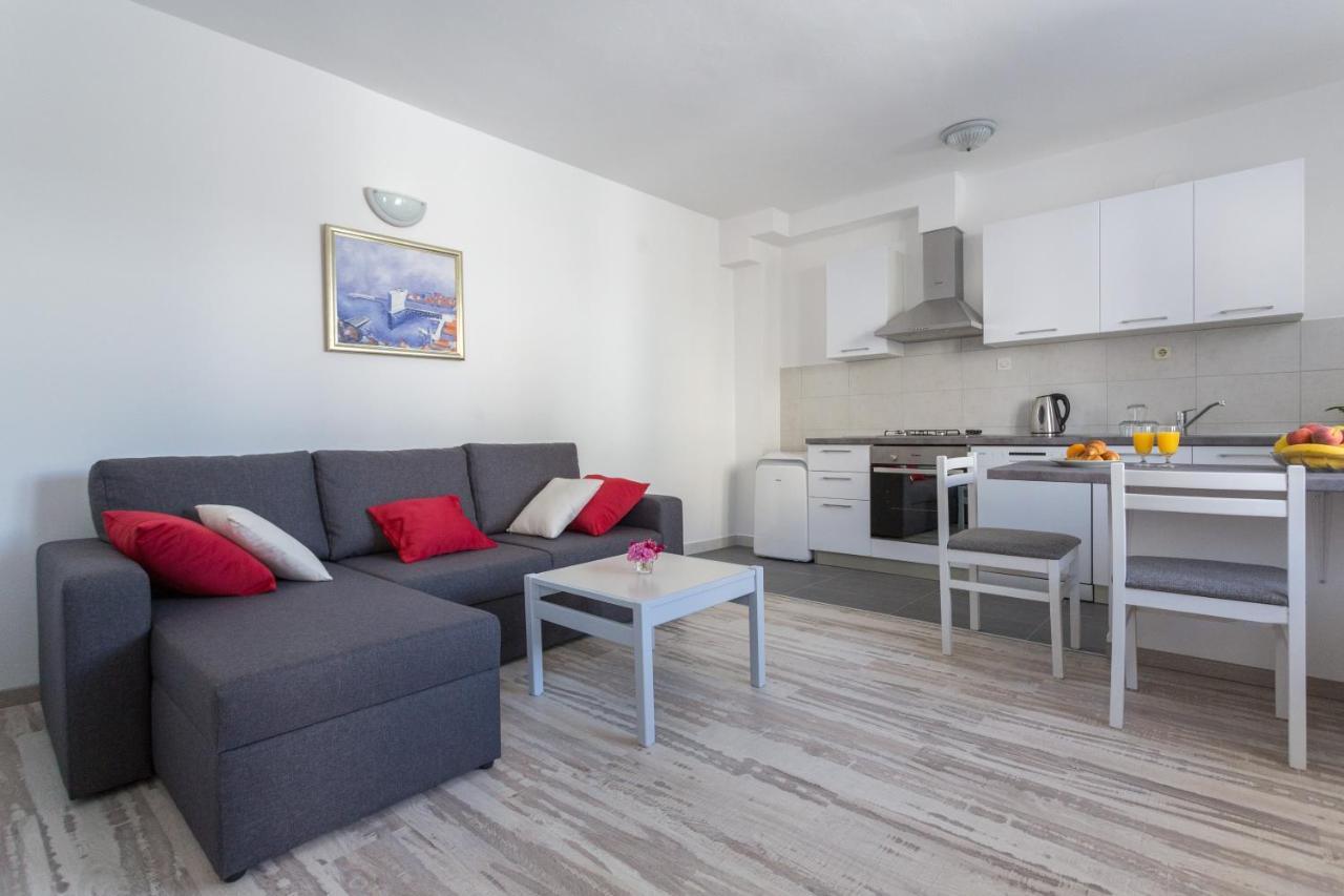 Apartments Oleander Sea View ツァヴタット エクステリア 写真