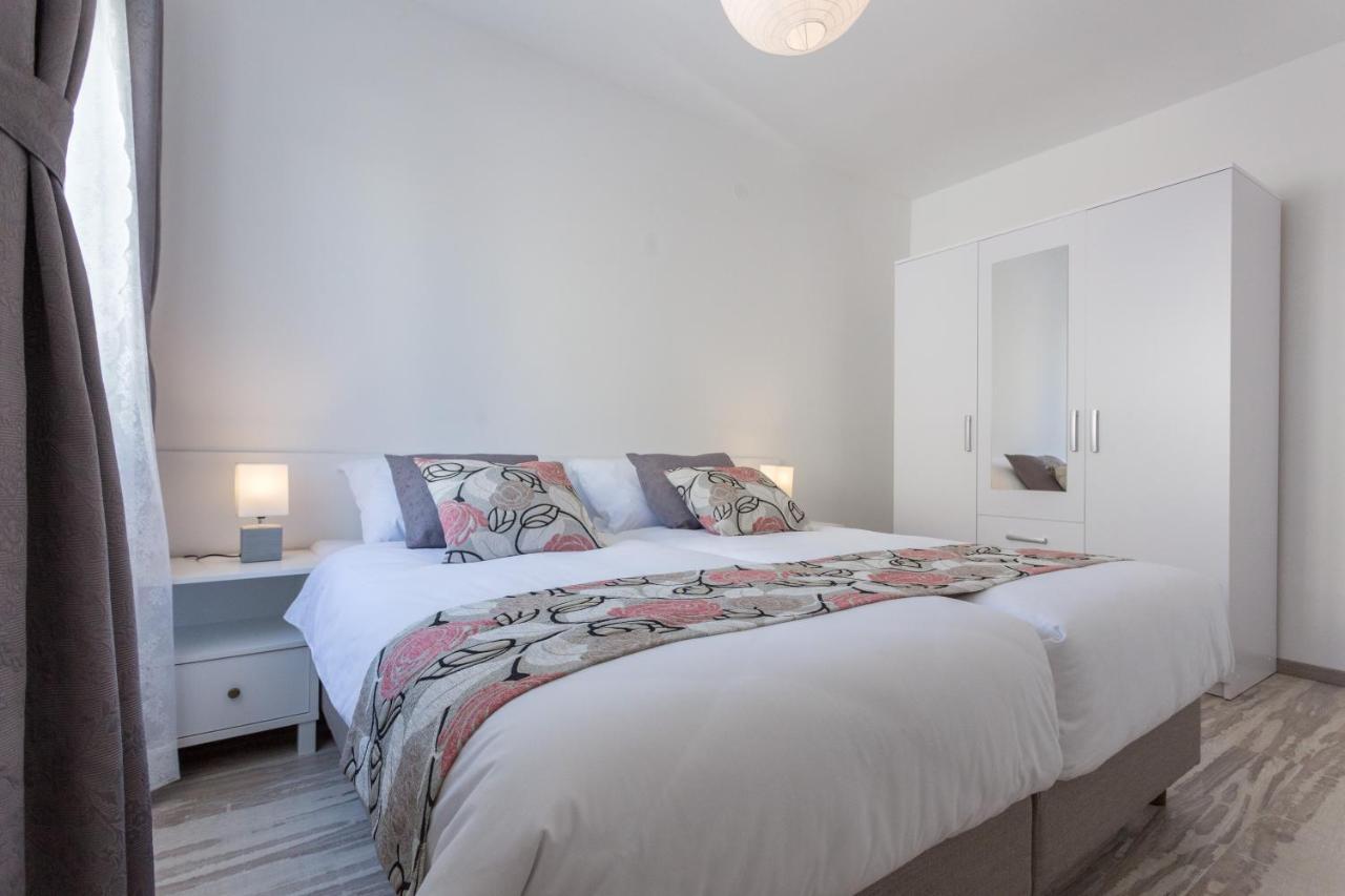 Apartments Oleander Sea View ツァヴタット エクステリア 写真